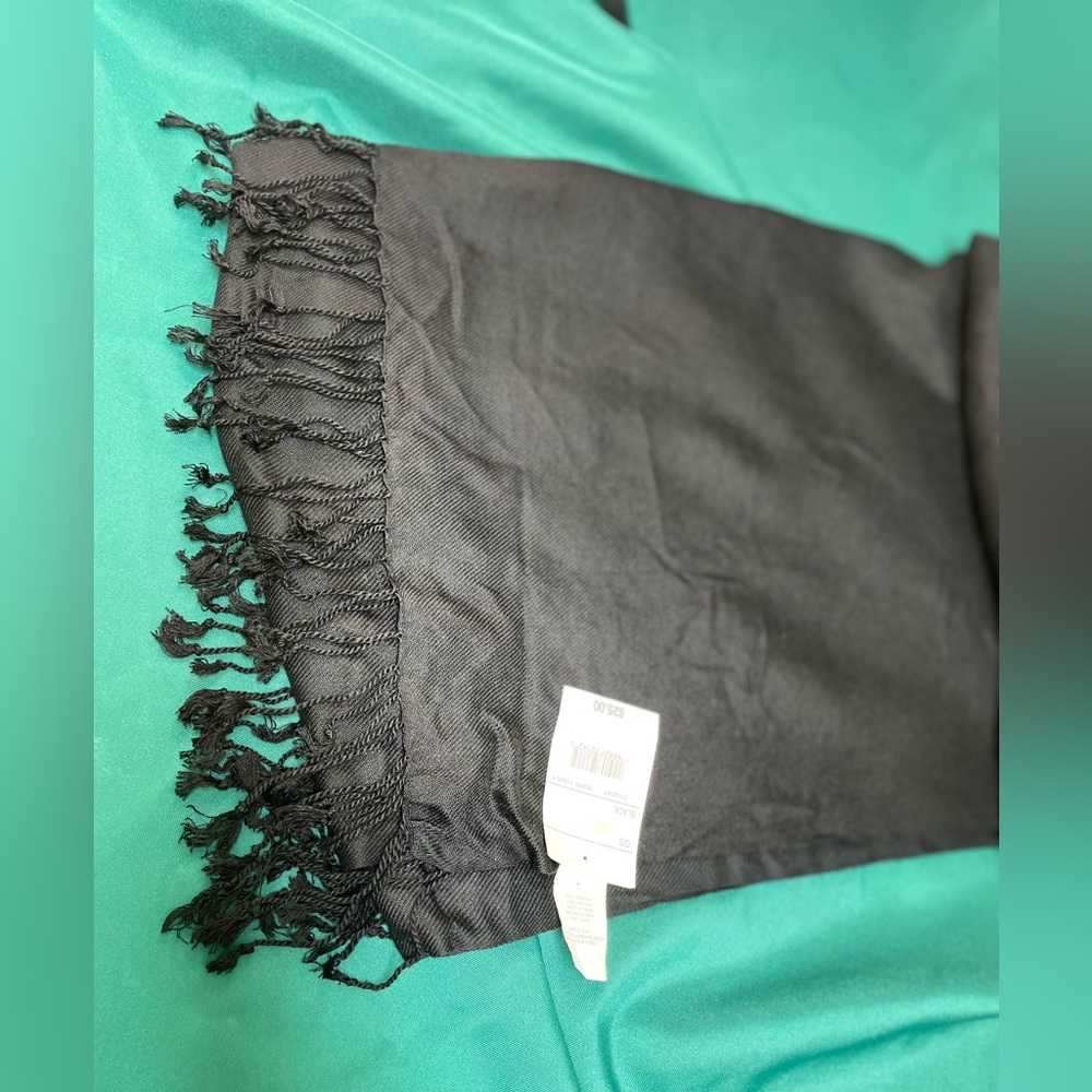 Elegant Black Wrap